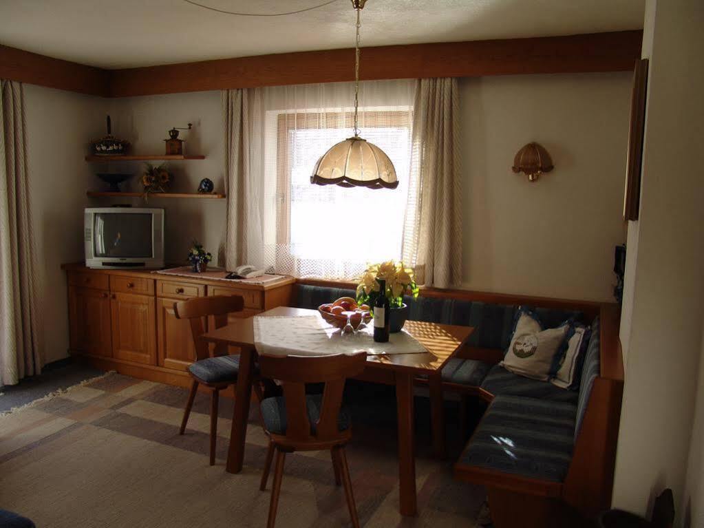 Haus Kneissl Seefeld no Tirol Exterior foto
